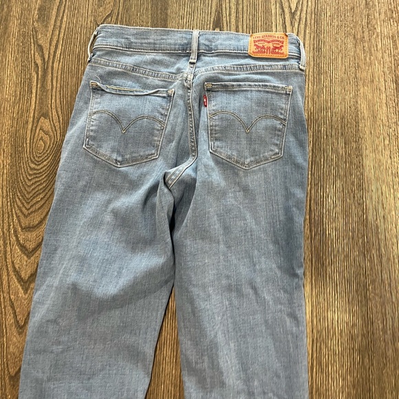 Levi's 311 Shaping Skinny Capri Jeans Mid Rise Denim Medium Wash Blue Size 27 - Picture 12 of 12